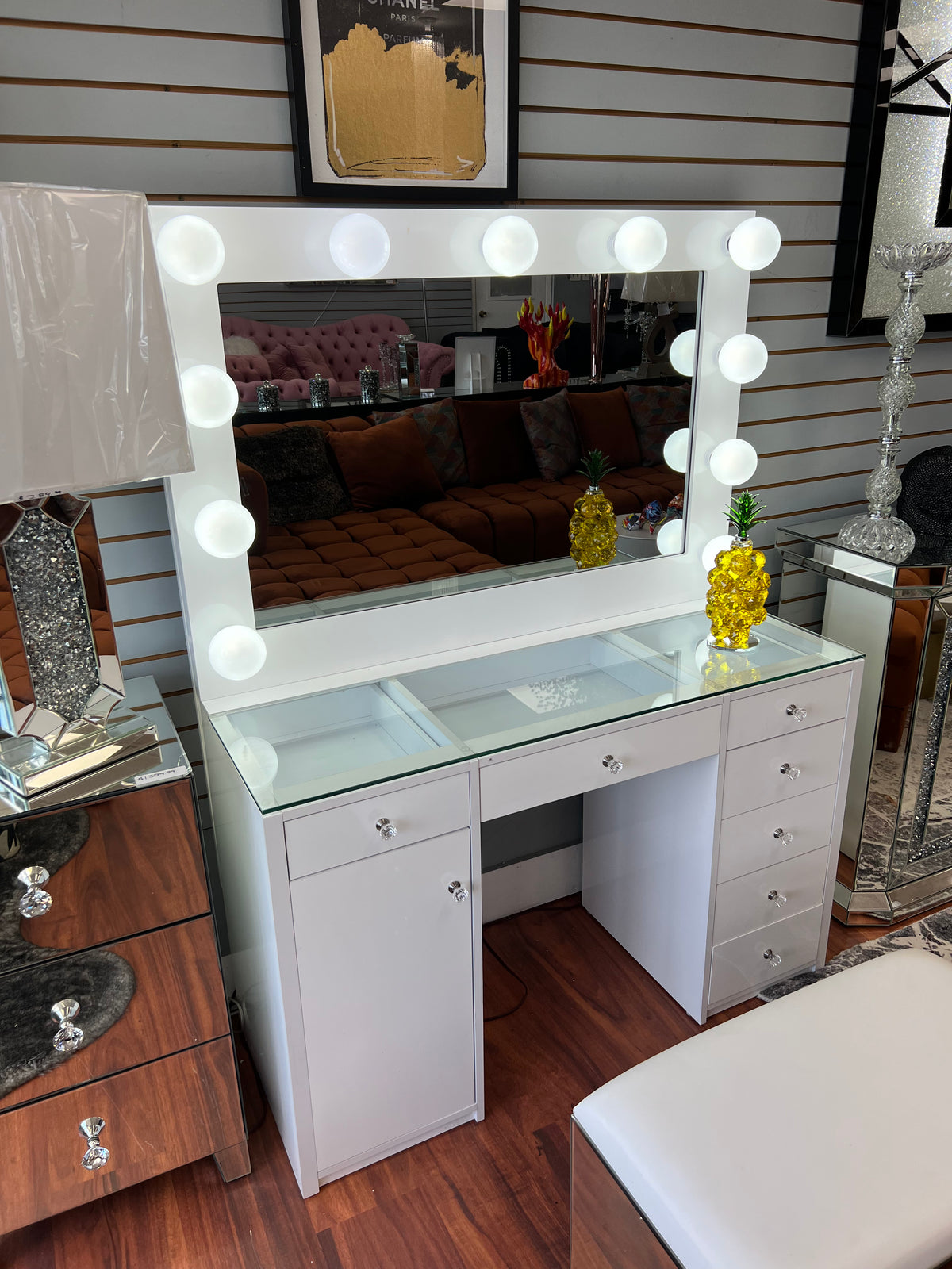 White Hollywood Bulb Vanity — CLEGLAM