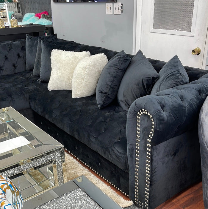 Tufted Large Chaise Sectional